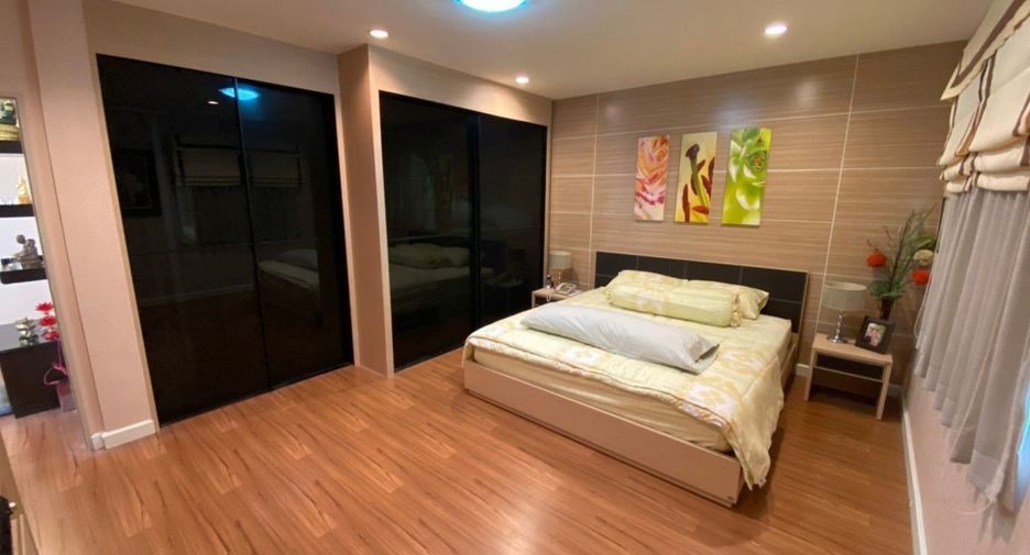 For sale 3 bedrooms house in Phasi Charoen, Bangkok