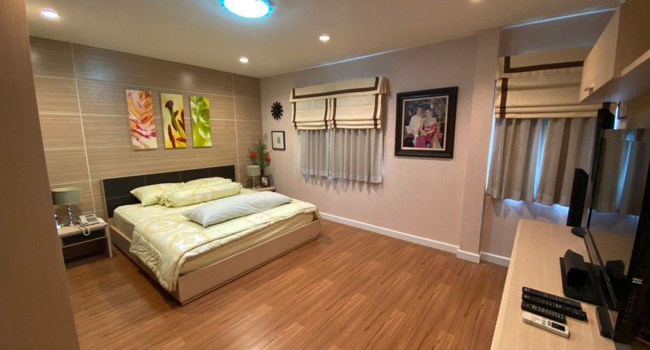 For sale 3 bedrooms house in Phasi Charoen, Bangkok