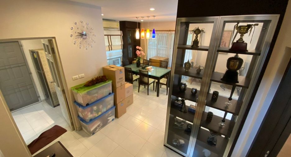 For sale 3 bedrooms house in Phasi Charoen, Bangkok