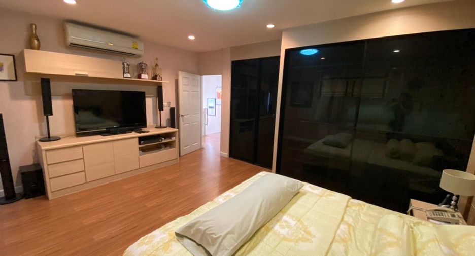 For sale 3 bedrooms house in Phasi Charoen, Bangkok