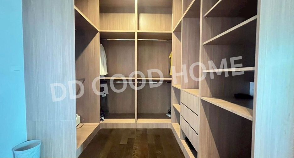 For sale 5 bedrooms house in Pak Kret, Nonthaburi