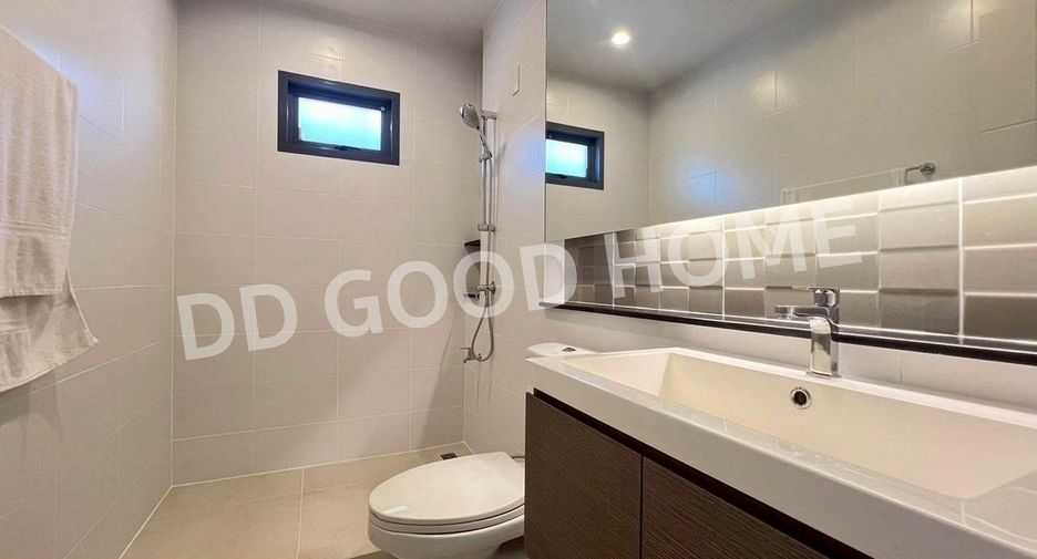For sale 5 bedrooms house in Pak Kret, Nonthaburi