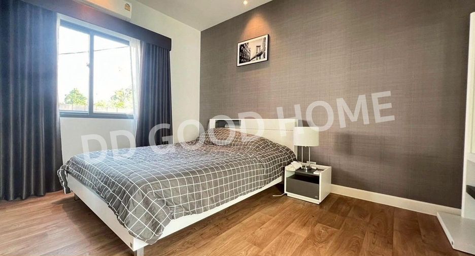 For sale 5 bedrooms house in Pak Kret, Nonthaburi