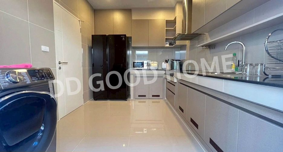 For sale 5 bedrooms house in Pak Kret, Nonthaburi