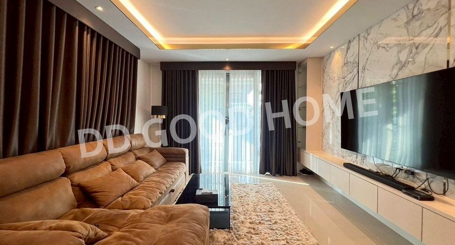 For sale 5 bedrooms house in Pak Kret, Nonthaburi