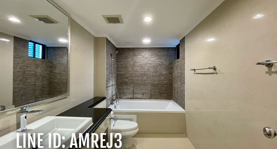 For rent 3 bedrooms apartment in Watthana, Bangkok