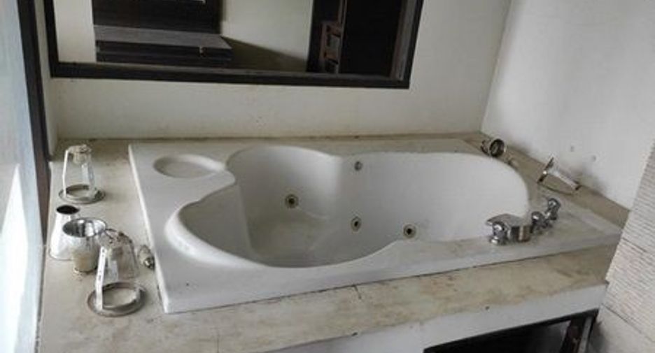 À vendre hôtel à Mueang Khon Kaen, Khon Kaen