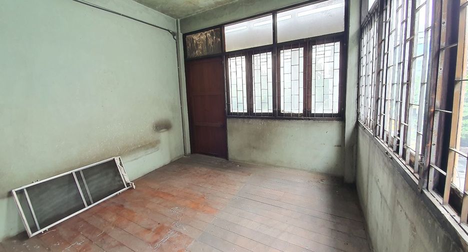 For sale retail Space in Bang Sue, Bangkok