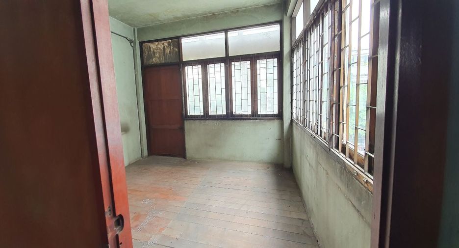 For sale retail Space in Bang Sue, Bangkok