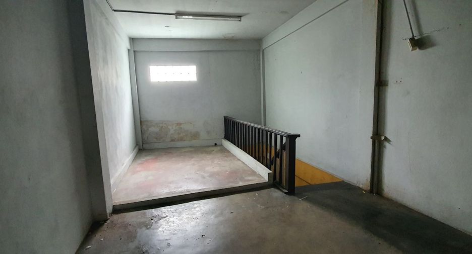For sale retail Space in Bang Sue, Bangkok