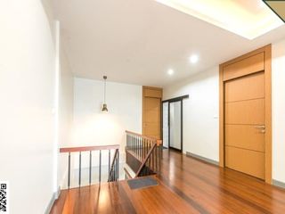 For sale 3 bed office in Watthana, Bangkok