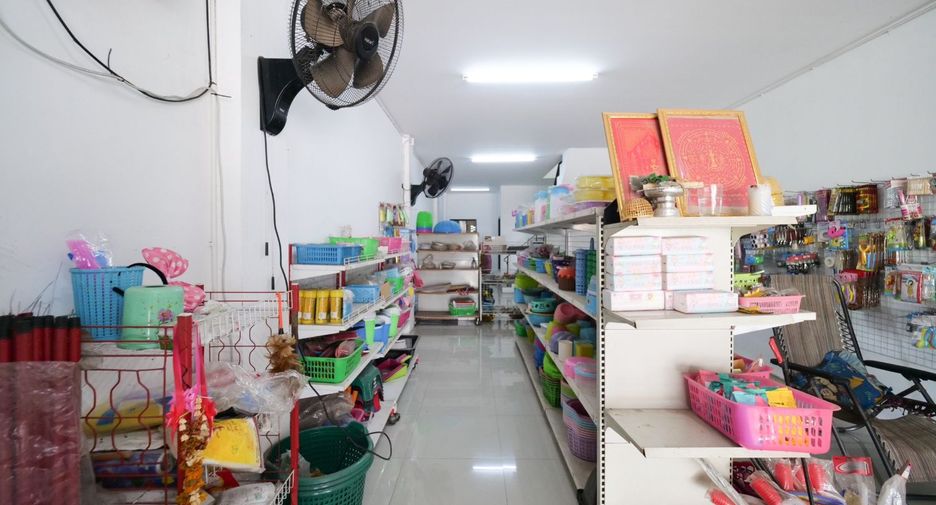 For sale retail Space in Mueang Chachoengsao, Chachoengsao