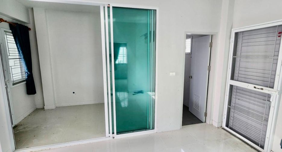 For sale 2 bedrooms house in Ban Pho, Chachoengsao