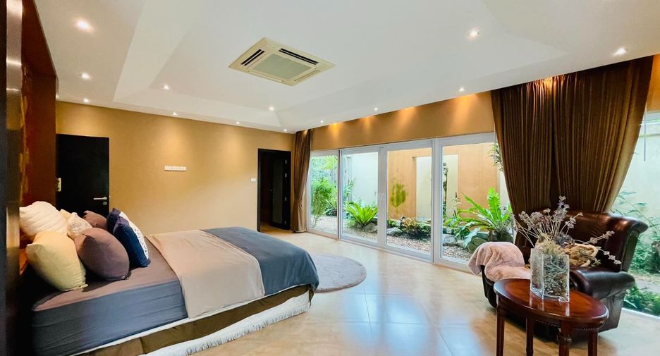 For rent and for sale 4 bedrooms villa in Bang Lamung, Chonburi