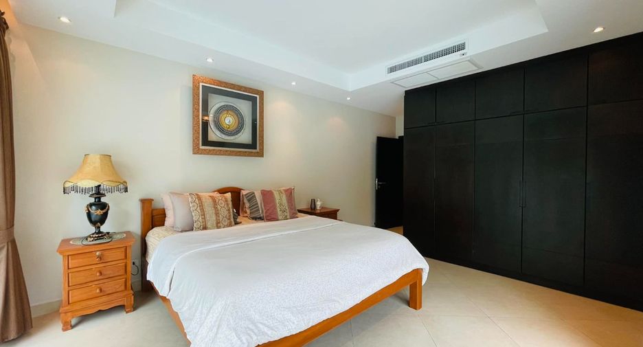For rent and for sale 4 bedrooms villa in Bang Lamung, Chonburi