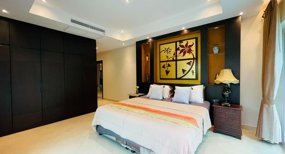 For rent and for sale 4 bedrooms villa in Bang Lamung, Chonburi