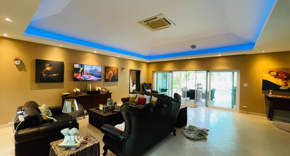 For rent and for sale 4 bedrooms villa in Bang Lamung, Chonburi