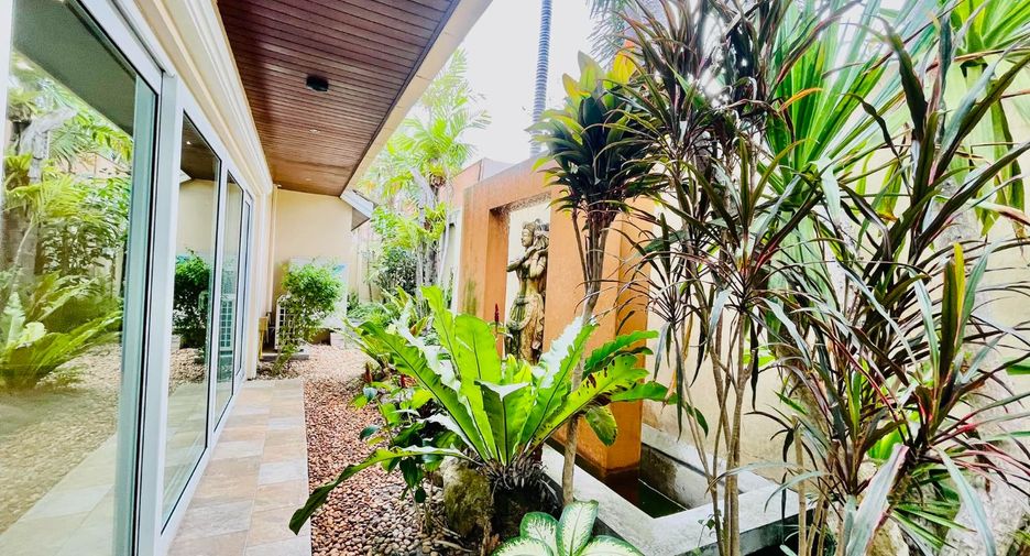 For rent and for sale 4 bedrooms villa in Bang Lamung, Chonburi