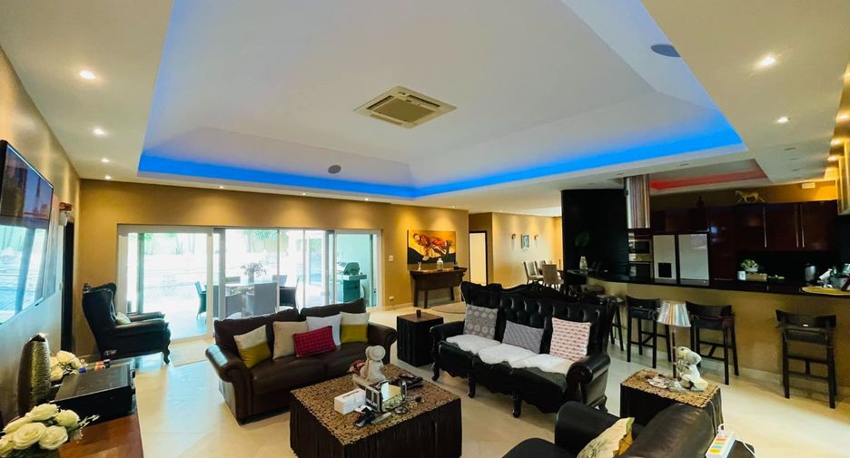 For rent and for sale 4 bedrooms villa in Bang Lamung, Chonburi