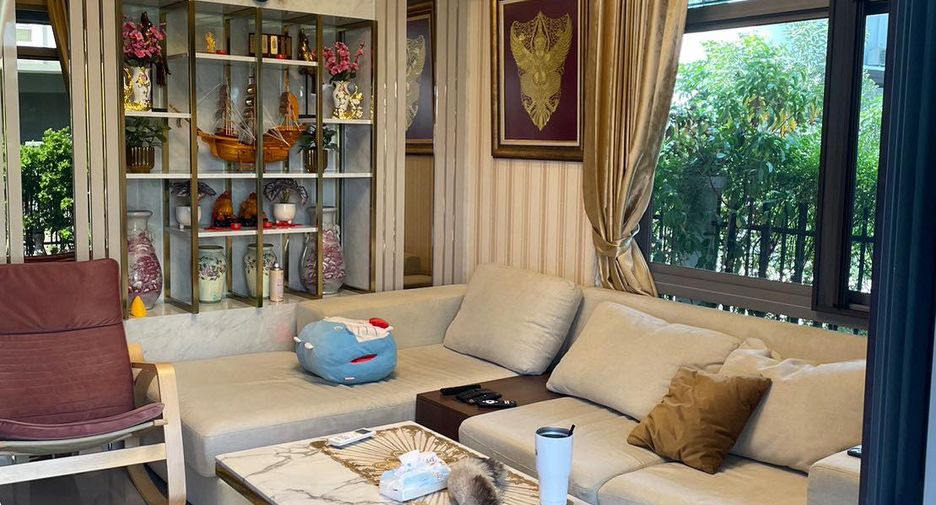 À louer 4 chambres maison à Lat Krabang, Bangkok