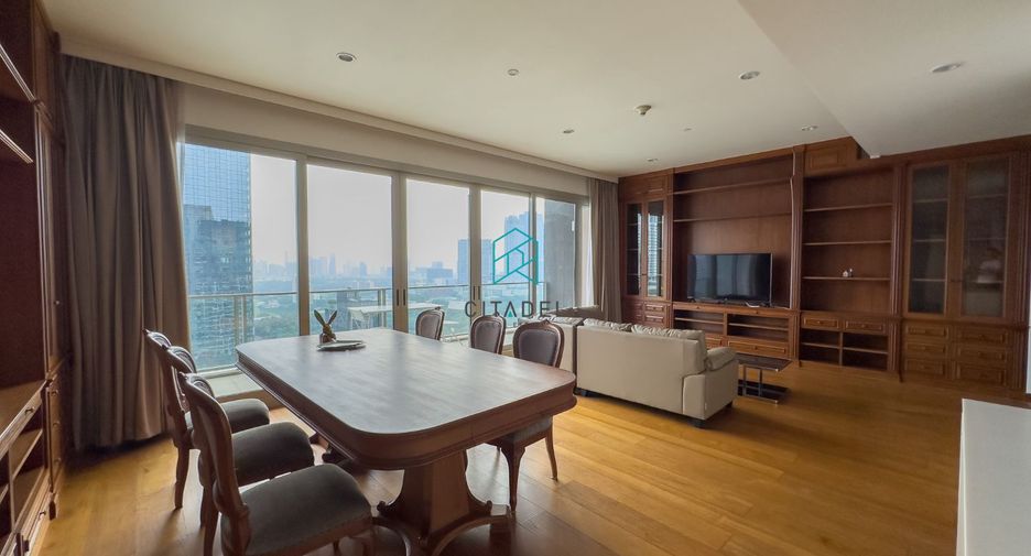 Wohnung zur Miete mit 3 Zimmer in Pathum Wan, Bangkok