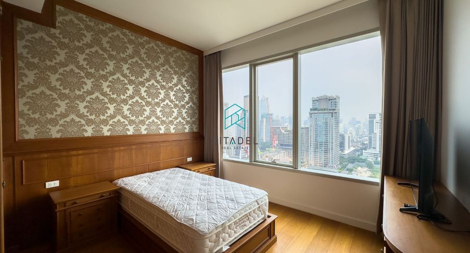 Wohnung zur Miete mit 3 Zimmer in Pathum Wan, Bangkok