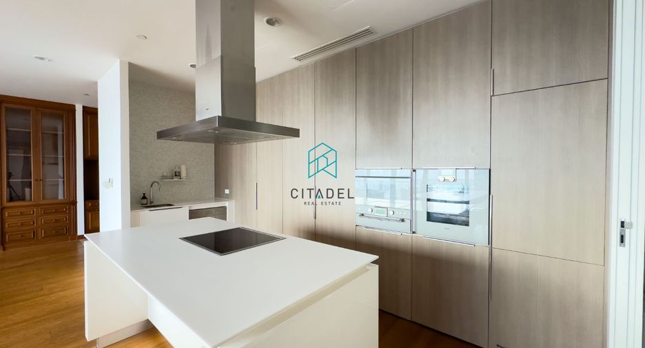 Wohnung zur Miete mit 3 Zimmer in Pathum Wan, Bangkok