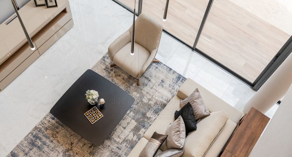 Haus zur Miete mit 4 Zimmer in Yan Nawa, Bangkok