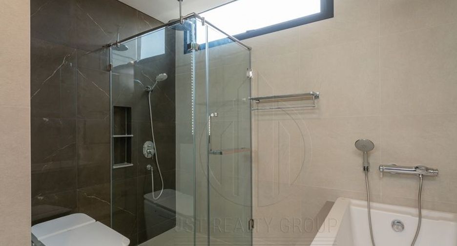 Haus zur Miete mit 4 Zimmer in Yan Nawa, Bangkok