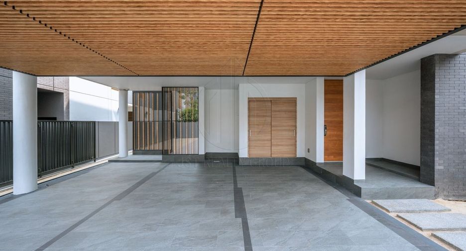 Haus zur Miete mit 4 Zimmer in Yan Nawa, Bangkok