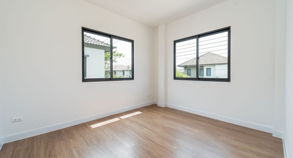 For sale 3 bedrooms house in Mueang Pathum Thani, Pathum Thani
