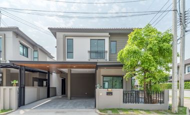 For sale 3 bedrooms house in Mueang Pathum Thani, Pathum Thani