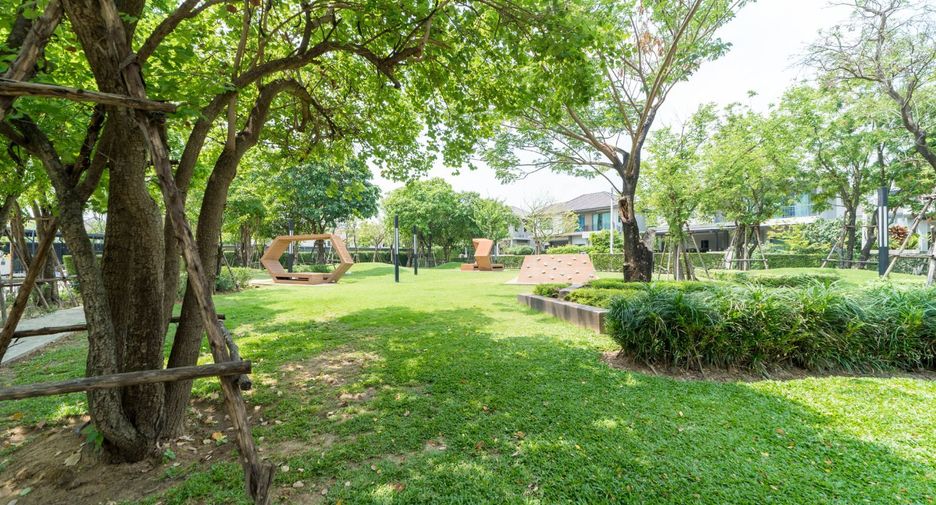 For sale 3 bedrooms house in Mueang Pathum Thani, Pathum Thani