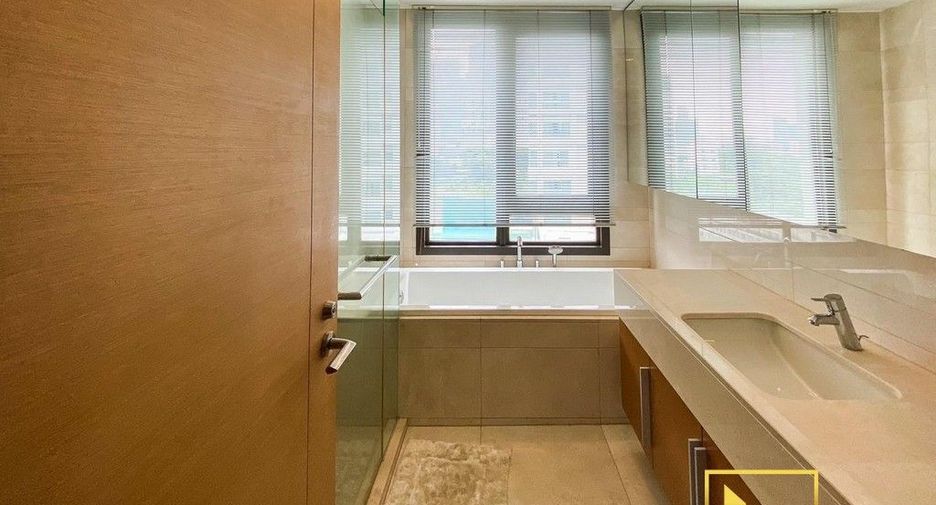 For rent 2 ベッドルーム condo in Pathum Wan, Bangkok