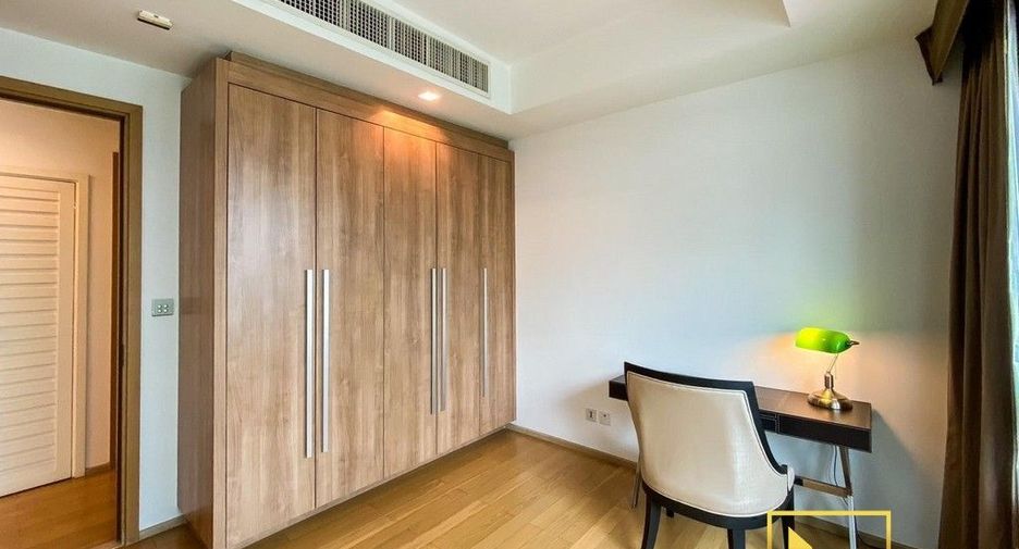 For rent 2 ベッドルーム condo in Pathum Wan, Bangkok