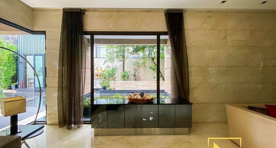 For rent 2 ベッドルーム condo in Pathum Wan, Bangkok