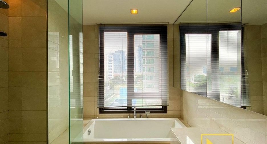 For rent 2 ベッドルーム condo in Pathum Wan, Bangkok