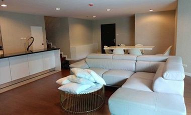 For rent 5 bed condo in Huai Khwang, Bangkok