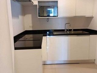 Аренда 5 спальни кондо в Хуаи Кхщанг, Бангкок