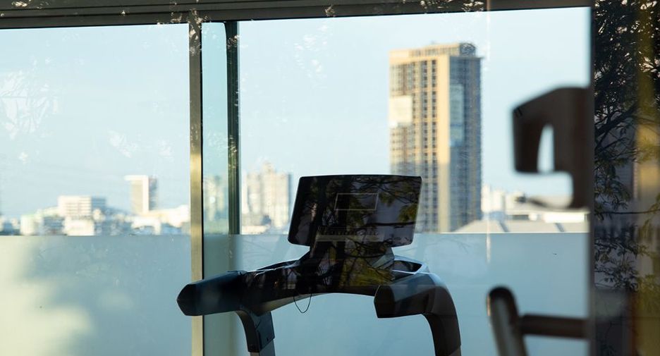 For rent 3 ベッドルーム serviced apartment in Watthana, Bangkok