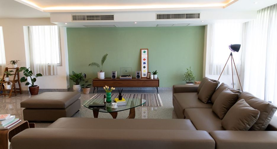 For rent 3 ベッドルーム serviced apartment in Watthana, Bangkok