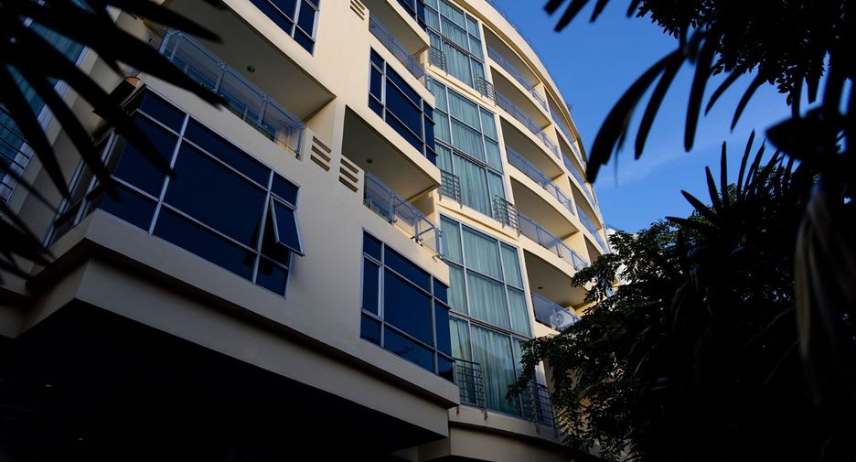 For rent 3 ベッドルーム serviced apartment in Watthana, Bangkok