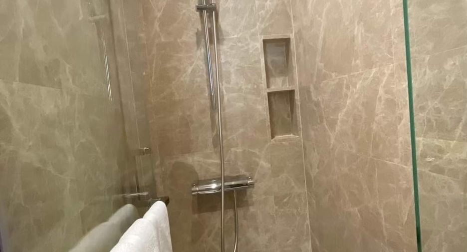For rent 2 ベッドルーム condo in Pathum Wan, Bangkok