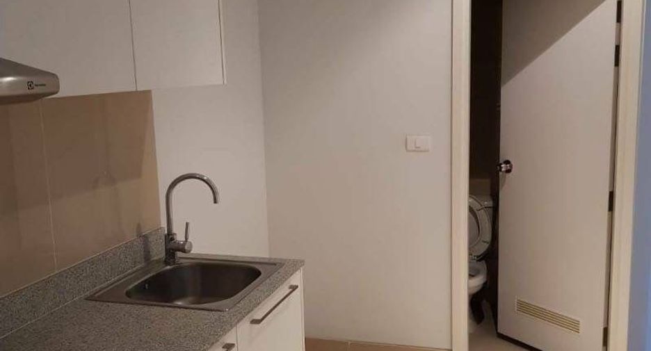 Condo en alquiler de 3 habitaciones en Khlong Toei, Bangkok