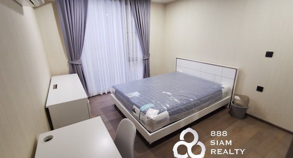 For rent 3 bedrooms condo in Pathum Wan, Bangkok