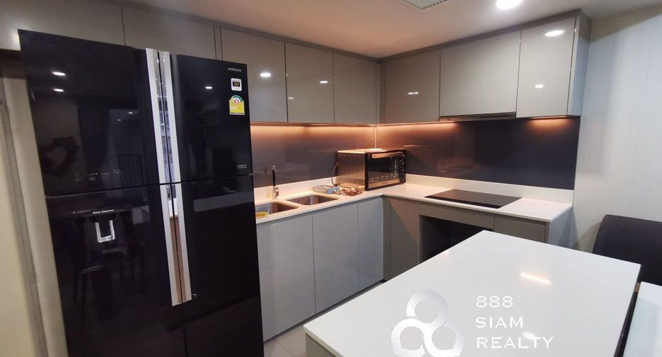 For rent 3 bedrooms condo in Pathum Wan, Bangkok