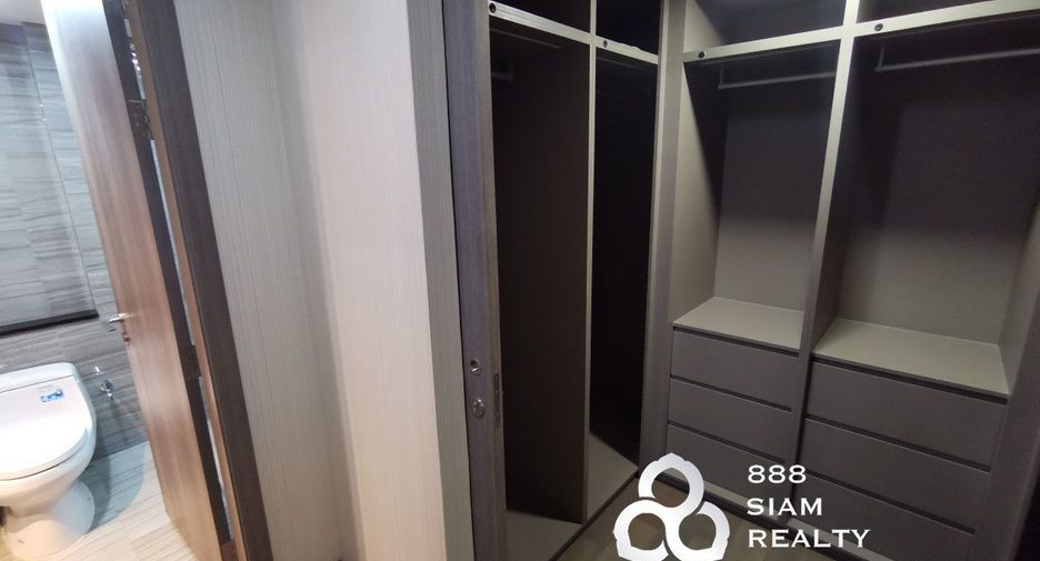 For rent 3 bedrooms condo in Pathum Wan, Bangkok