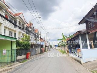 For sale 4 bedrooms townhouse in Sai Mai, Bangkok