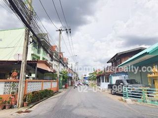 For sale 4 bedrooms townhouse in Sai Mai, Bangkok