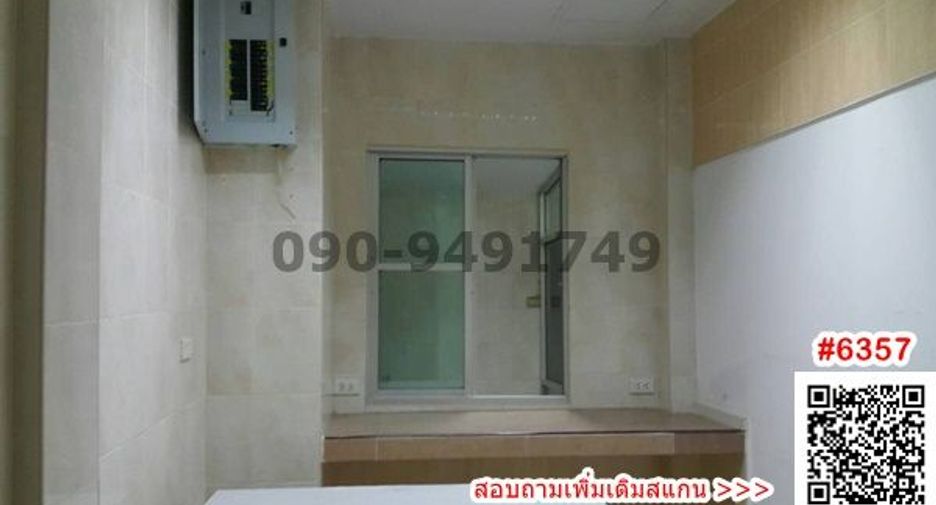 For rent 3 bedrooms townhouse in Chatuchak, Bangkok